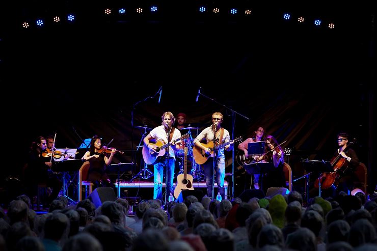 Simon & Garfunkel Tribute Duo Graceland