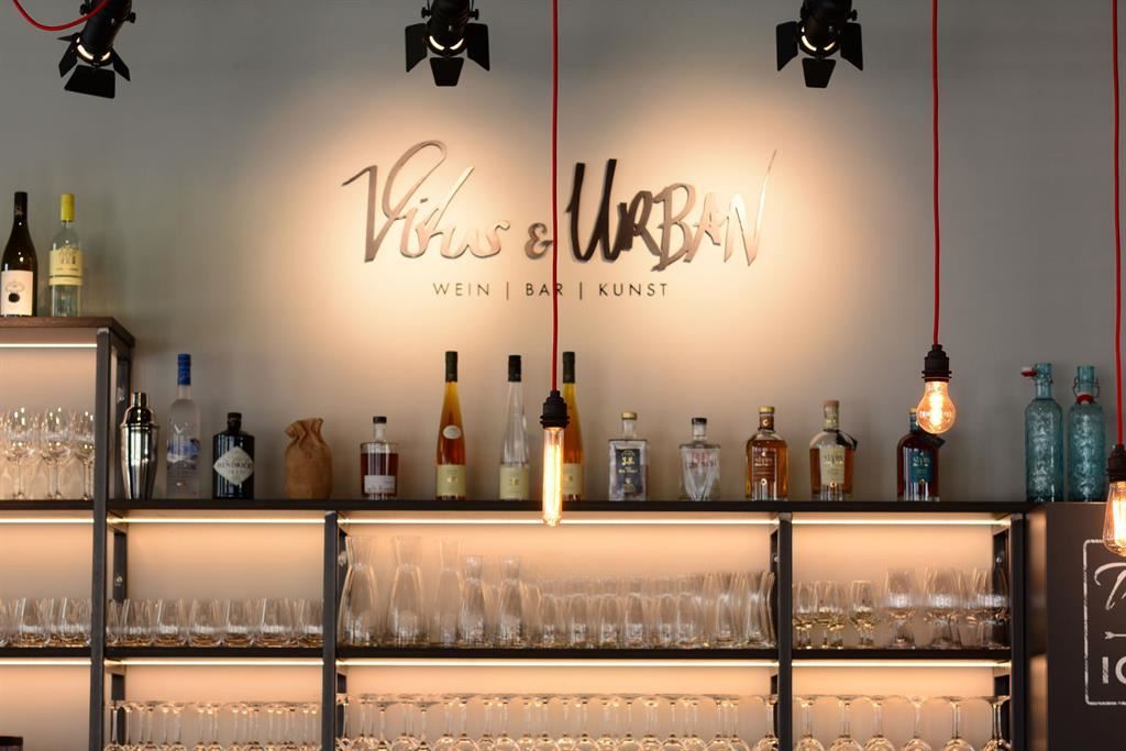 Vitus & Urban - wine, bar, art